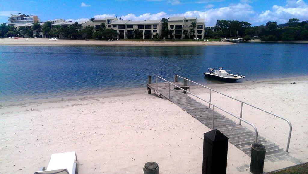 Skippers Cove Waterfront Resort 누사빌 외부 사진