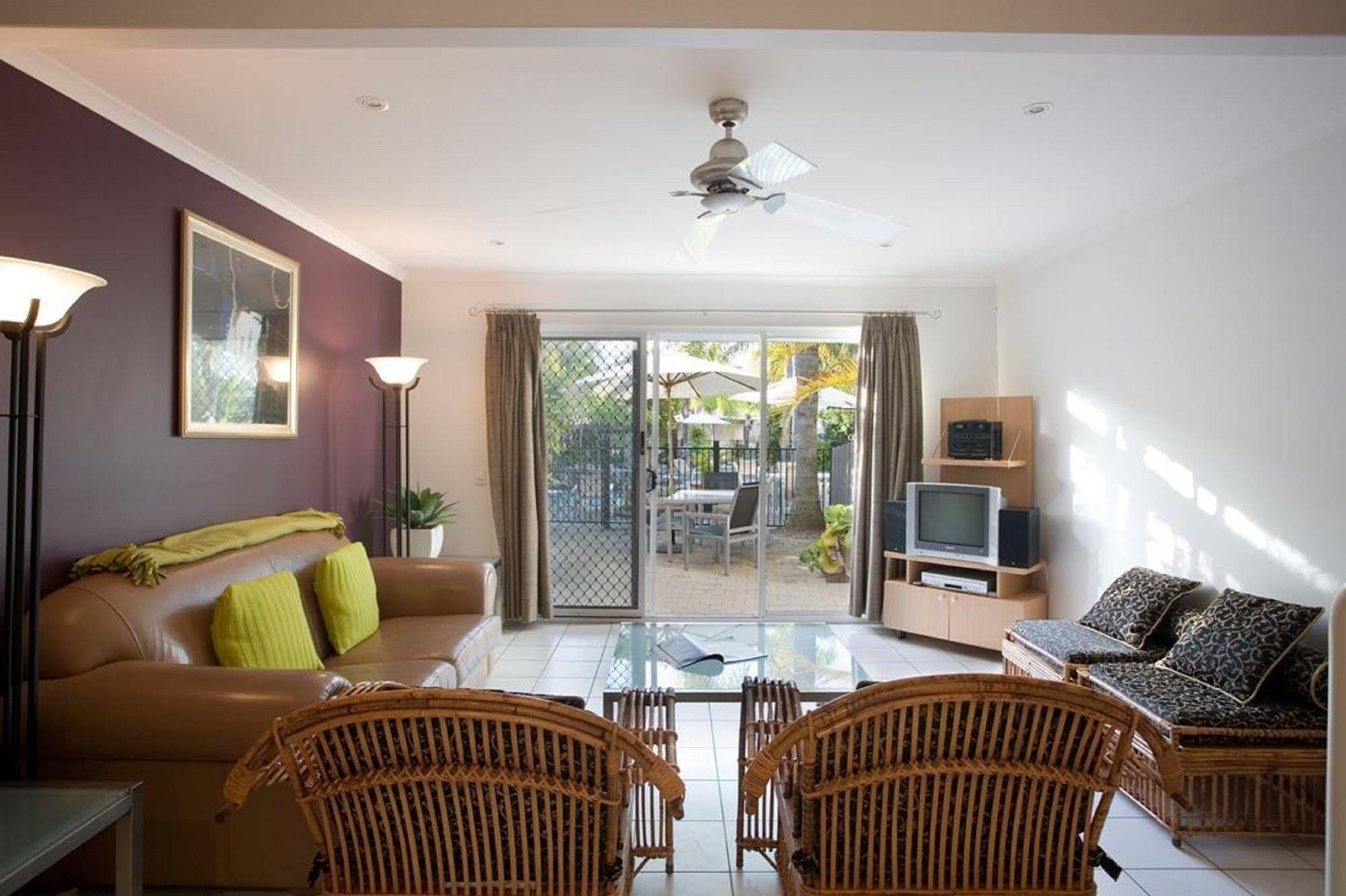 Skippers Cove Waterfront Resort 누사빌 외부 사진
