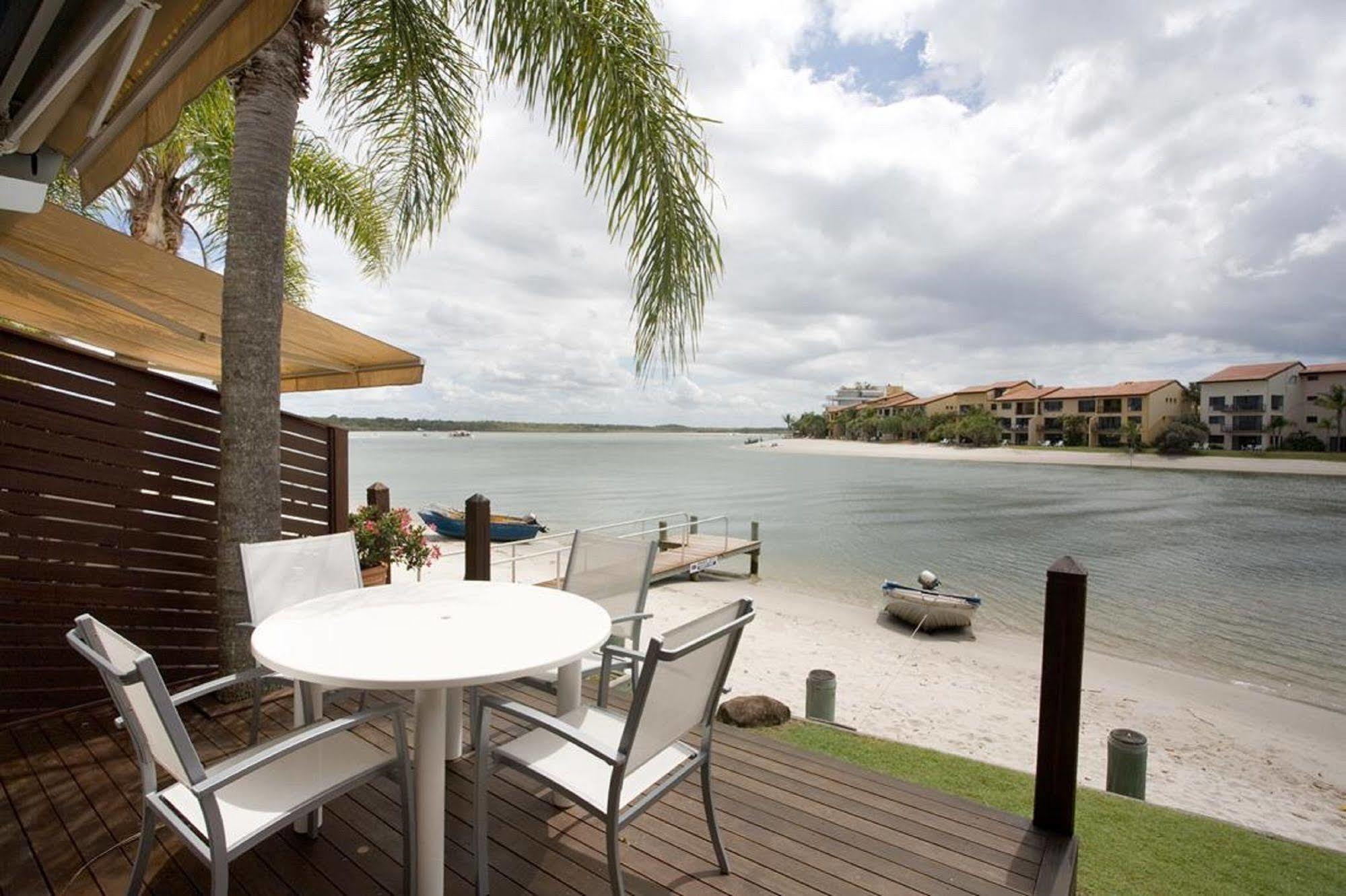 Skippers Cove Waterfront Resort 누사빌 외부 사진