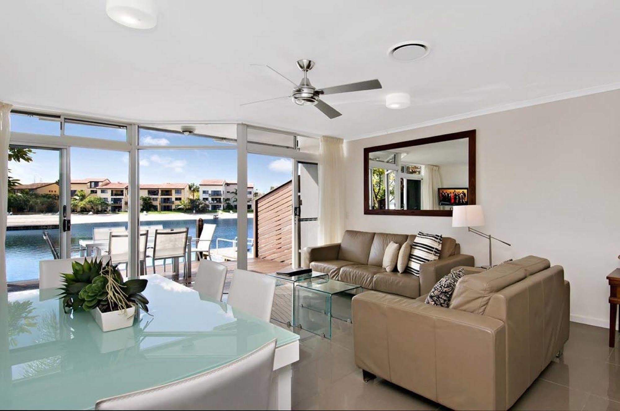 Skippers Cove Waterfront Resort 누사빌 외부 사진