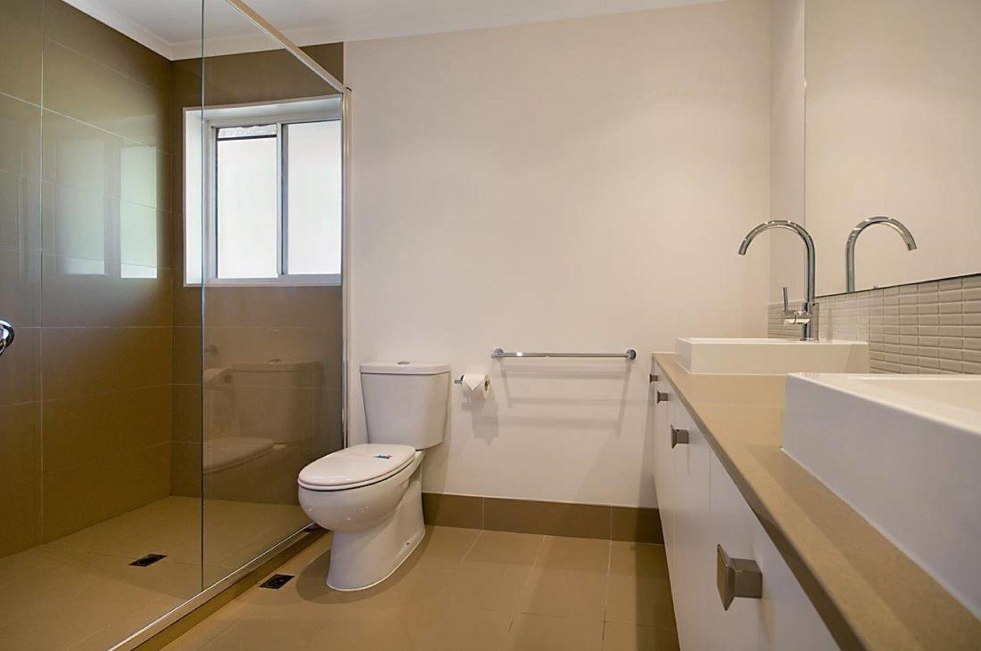 Skippers Cove Waterfront Resort 누사빌 외부 사진